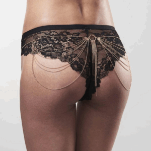 Metalen kettingen taille sieraden.Verstelbare kettingTe dragen over een sexy outfit of bij je sexy lingerieZeer gemakkelijk te gebruikenDit product is 100% lichaamsveilig/