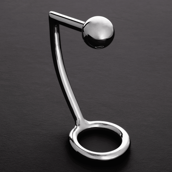 De Intruder heeft een cockring met daaraan een anaal balletje. De bal zorgt ervoor dat de ring lekker stevig op zijn plek blijft zitten.De cockring heeft een binnendiameter van 5