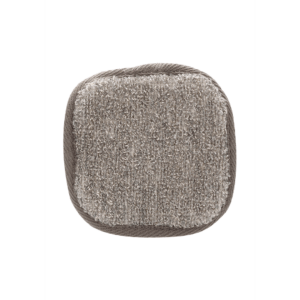 The Touché Square Facial Pad is the perfect accessory for cleansing and pampering your face.Use the pad together with your favourite facial cleanser and massage it gently into the skin for a radiant and silky smooth result.The Charcoal component helps to draw out daily impurities and gently remove the build up of dirt and toxins from your pores.The Hemp’s natural fibres are ideal for cleansing and restoring the skin’s natural balance.This product is equipped with an elastic band on the back for easy use during the cleansing process./